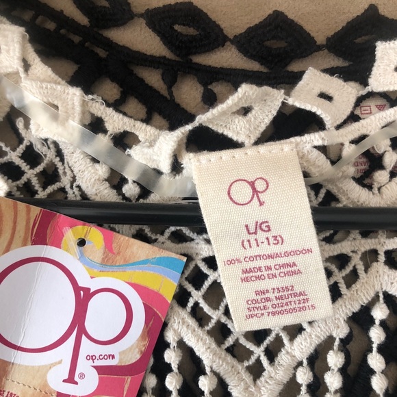 Women’s Macrame Vests - Picture 4 of 4